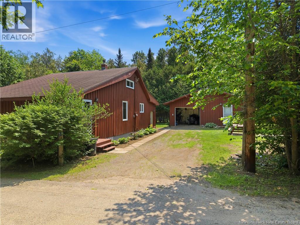 18 Pleasant Ave - Image 33