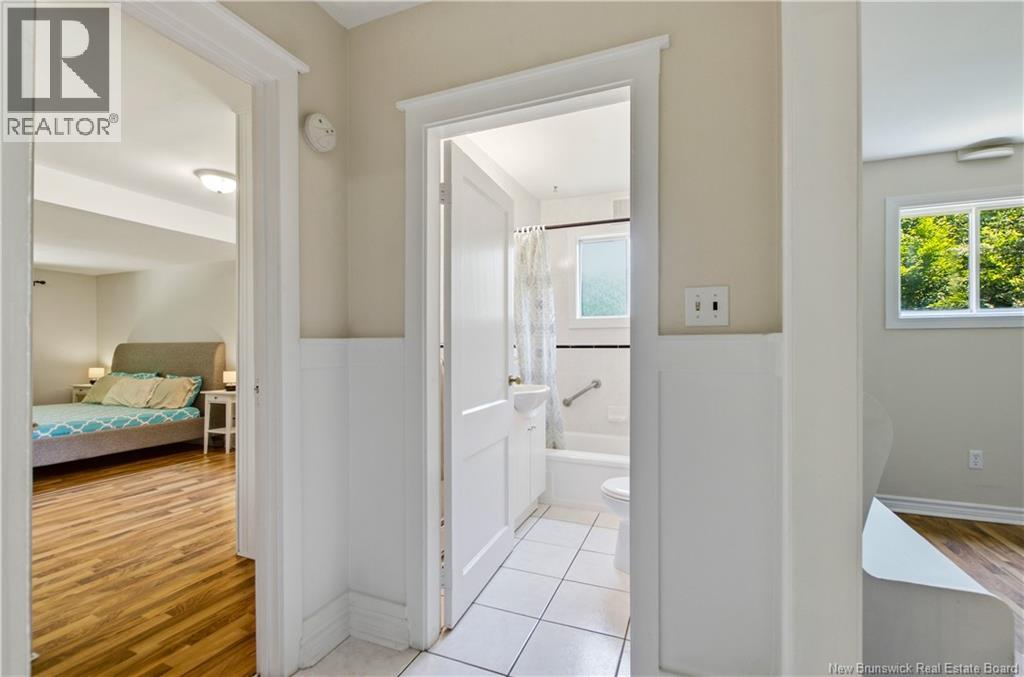 18 Pleasant Ave - Image 13