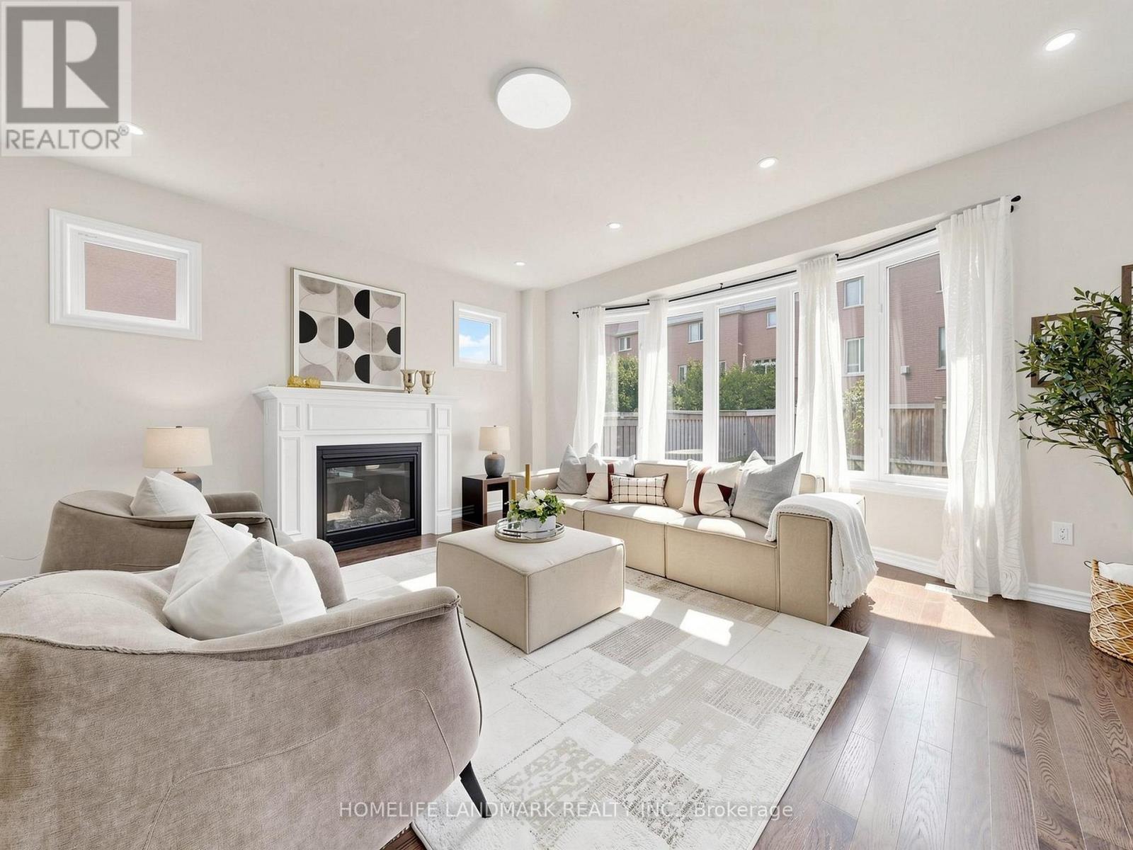 2046 WEBSTER BOULEVARD - 4