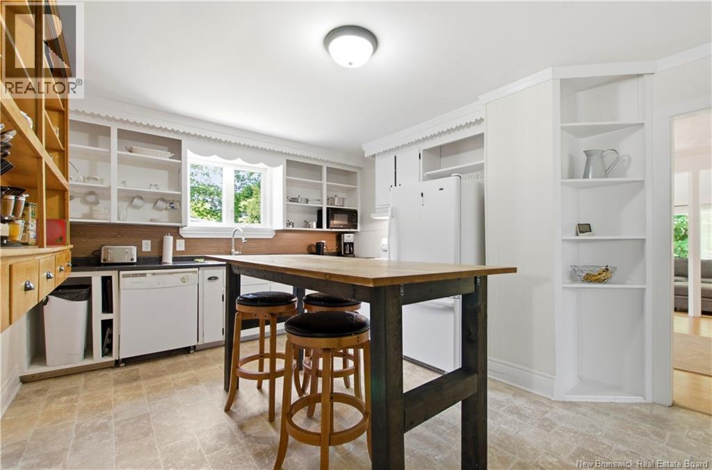 18 Pleasant Ave - Image 5