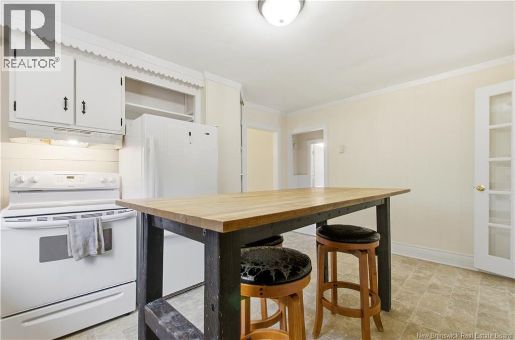 18 Pleasant Ave - Image 7