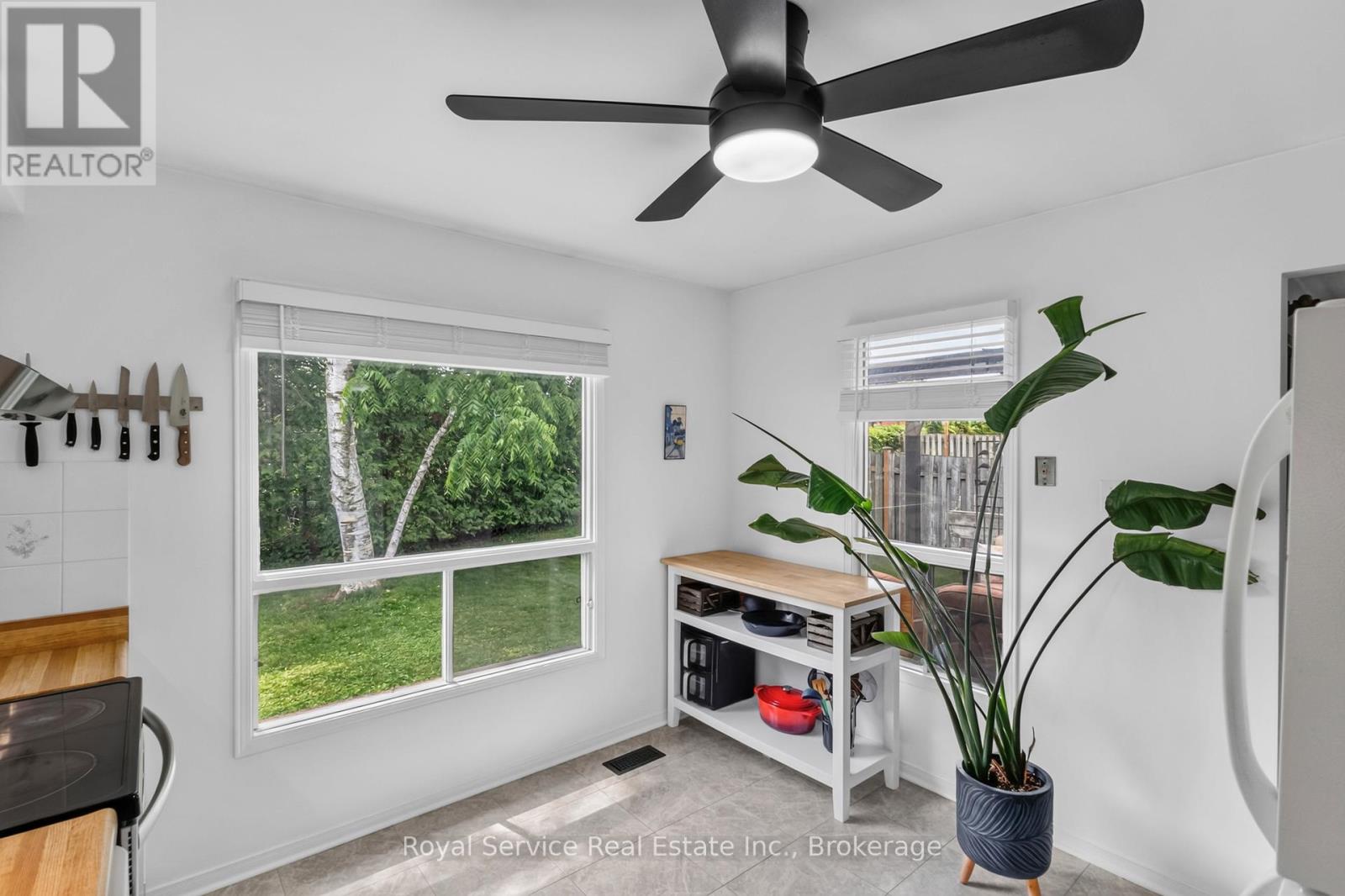 56 STANFORD CRESCENT - 11