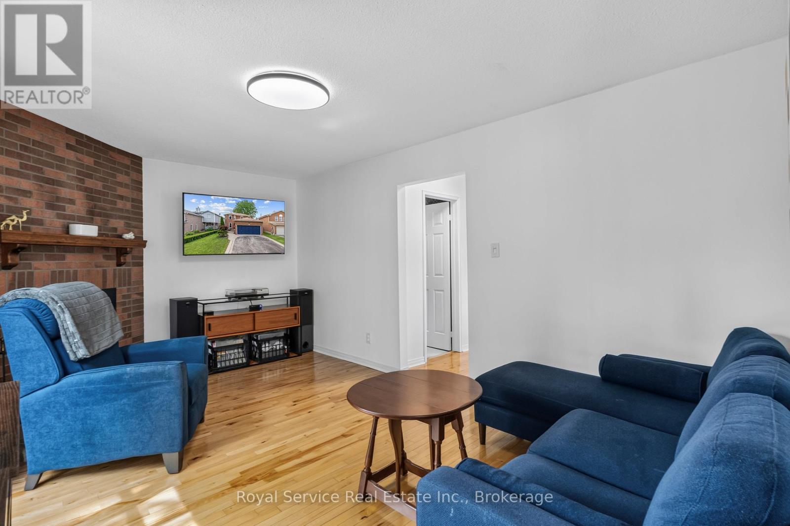 56 STANFORD CRESCENT - 13