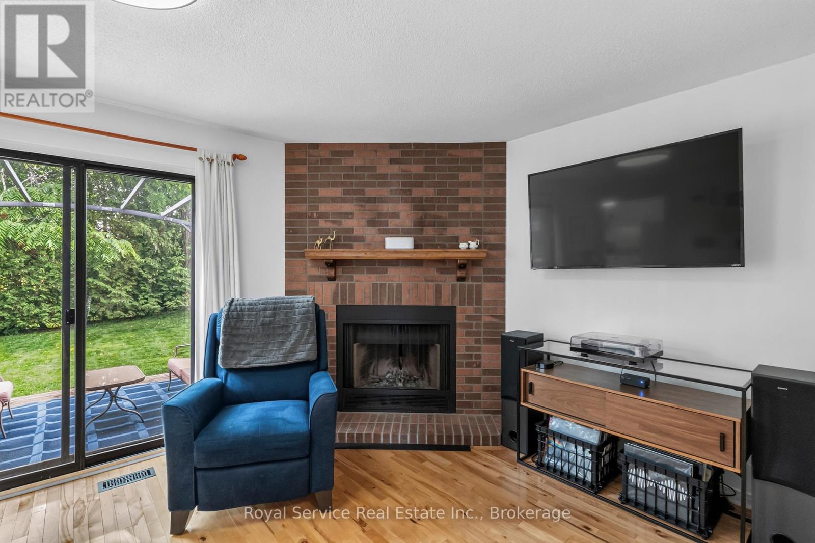 56 STANFORD CRESCENT - 14