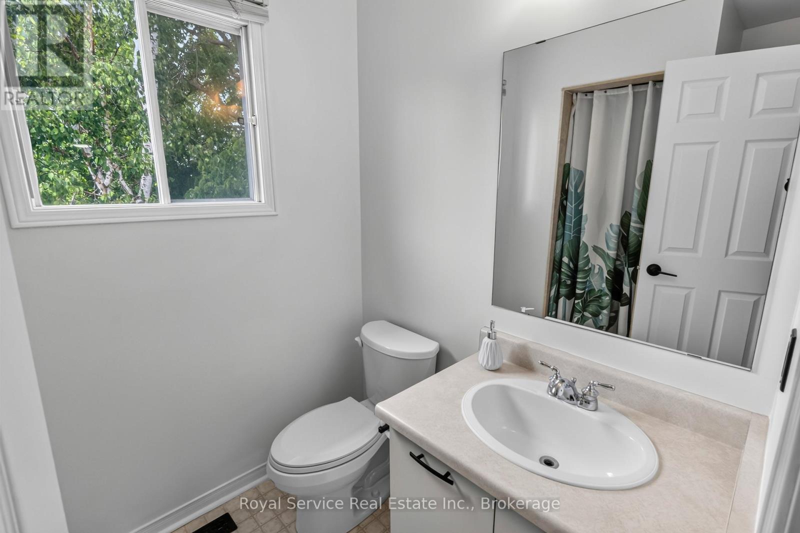 56 STANFORD CRESCENT - 22