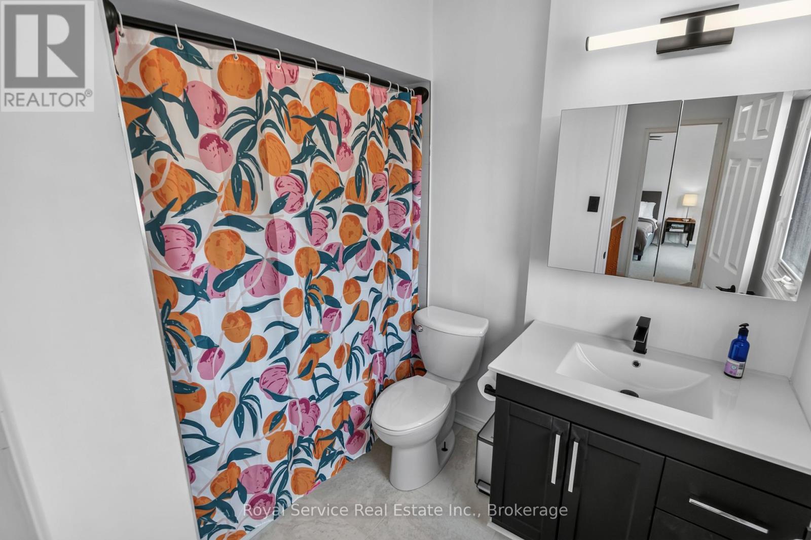 56 STANFORD CRESCENT - 23