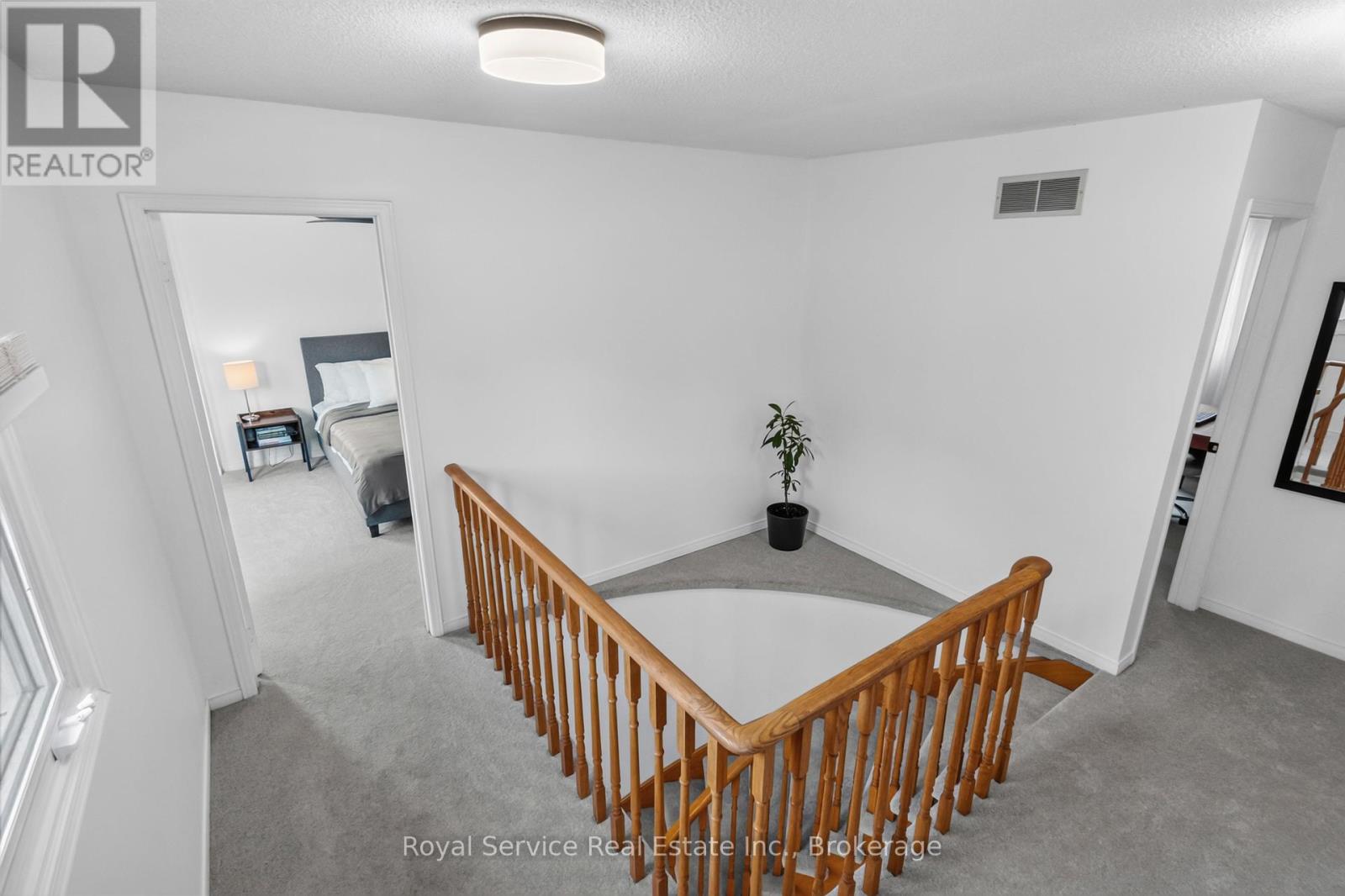 56 STANFORD CRESCENT - 27