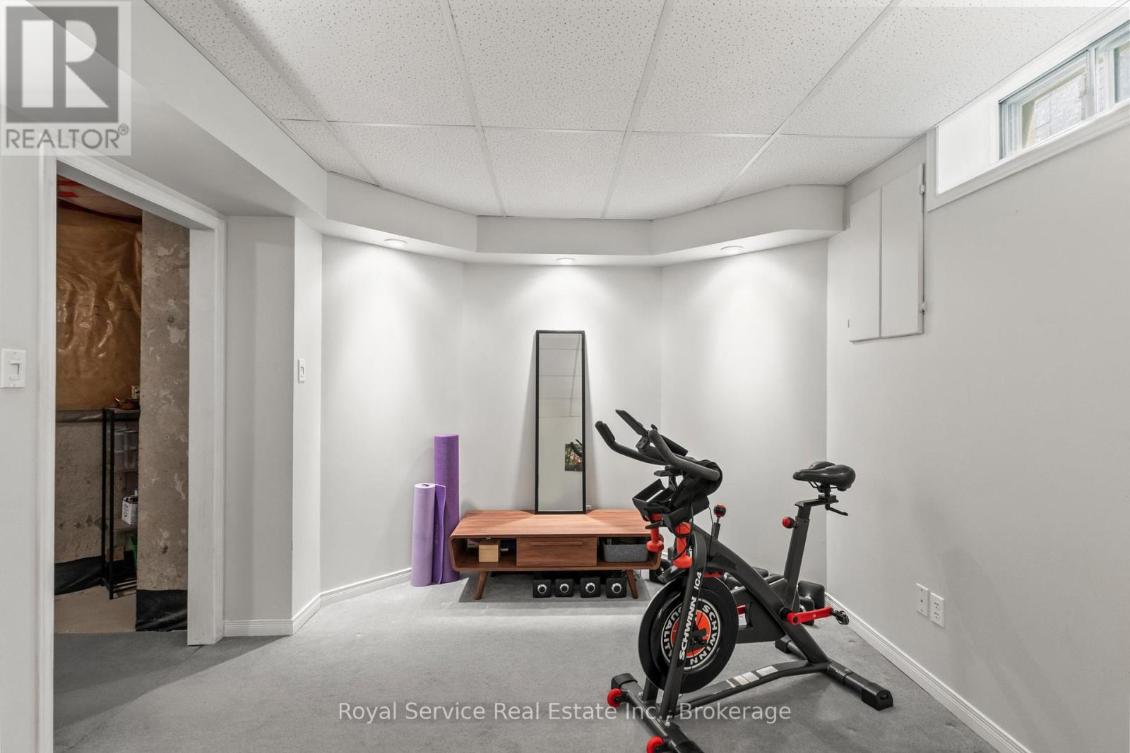 56 STANFORD CRESCENT - 30