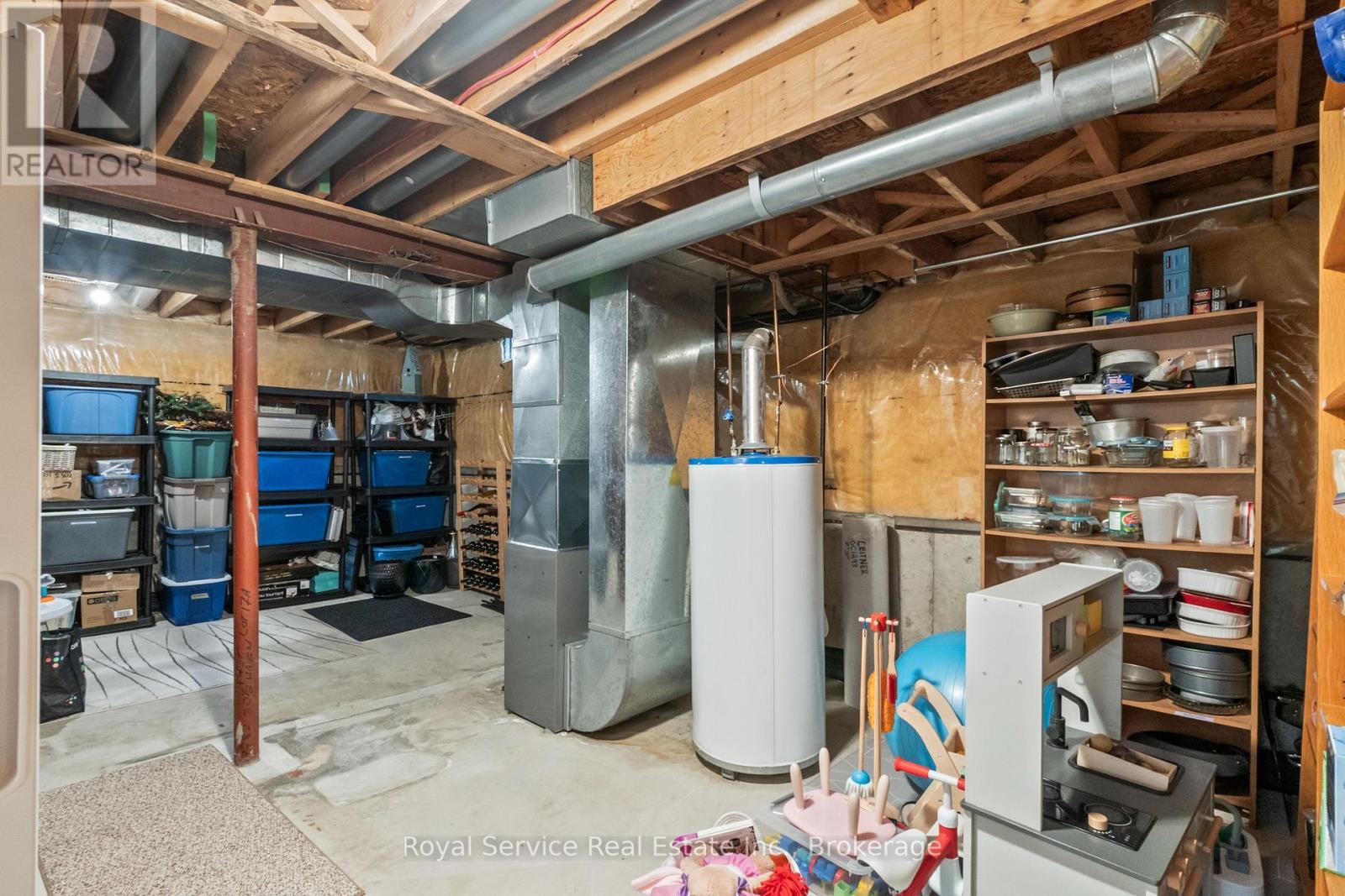 56 STANFORD CRESCENT - 34