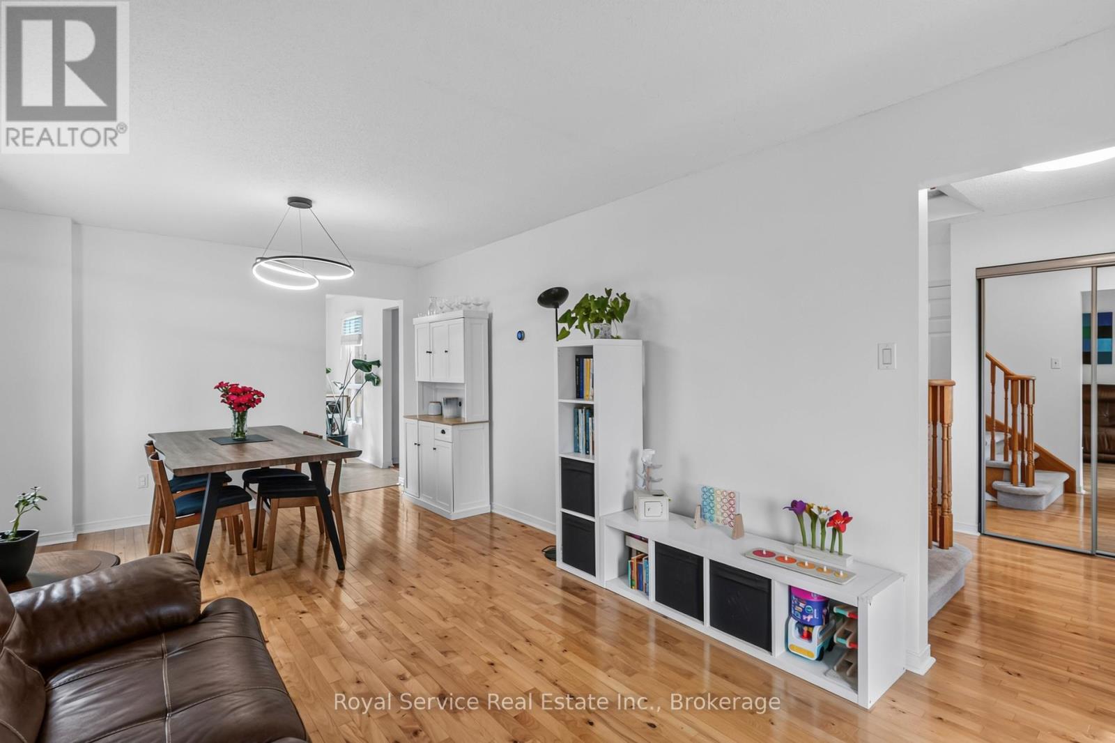 56 STANFORD CRESCENT - 7