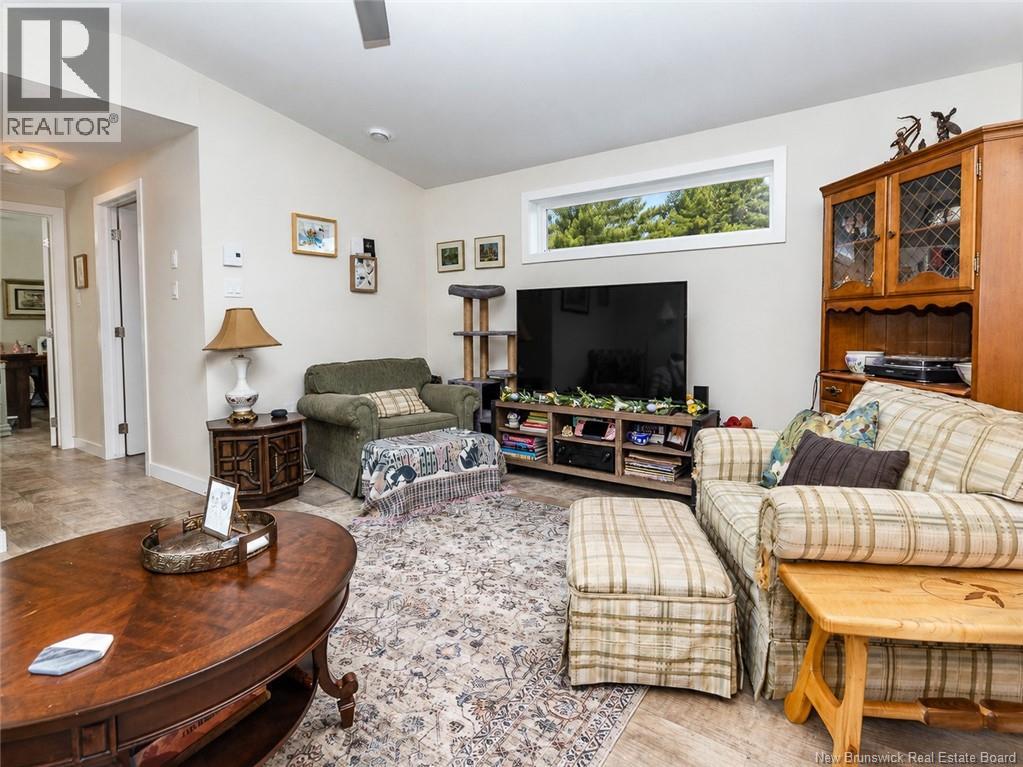 7 Waasis Farm Road - 12