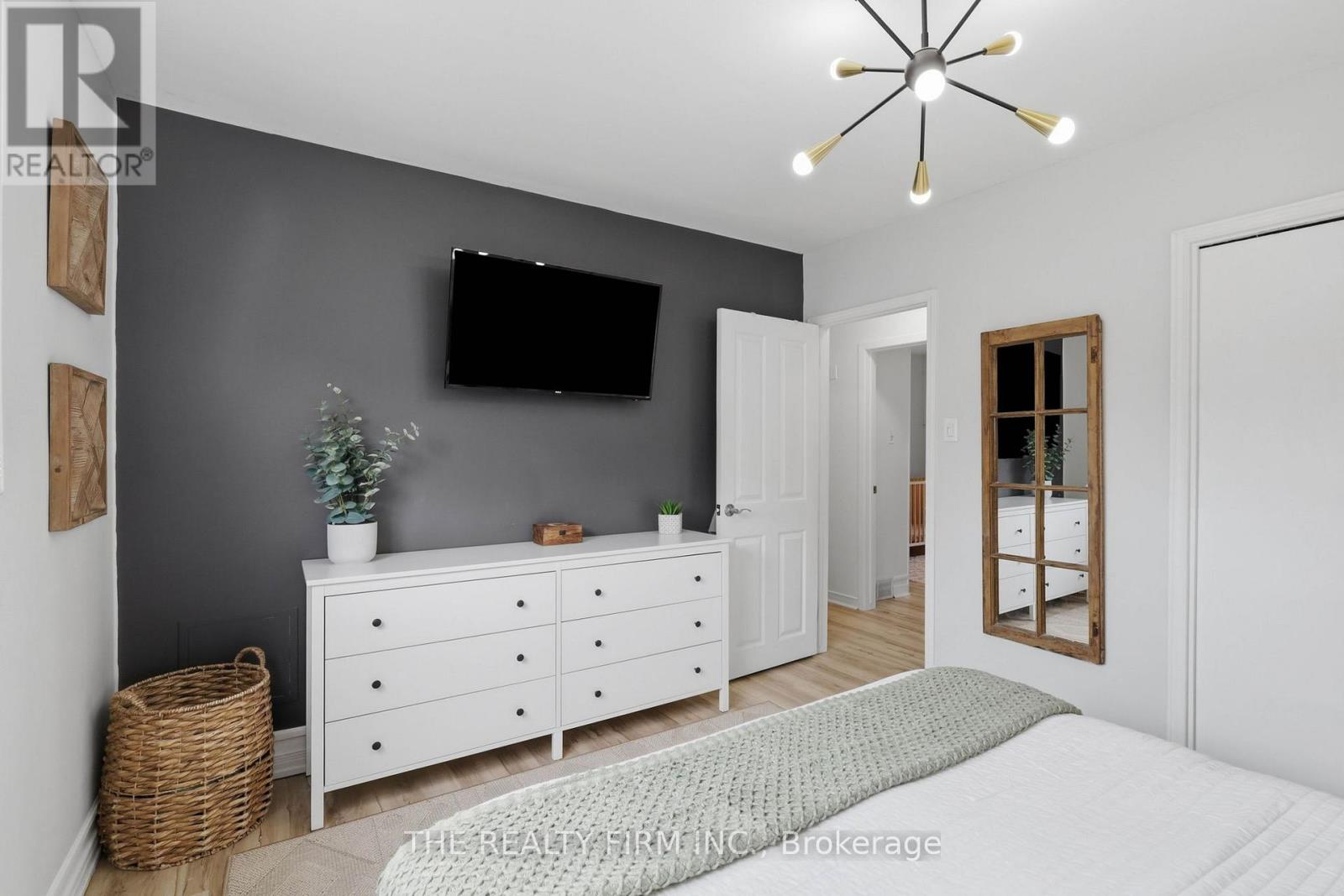 162 OAKWOOD DRIVE - 12