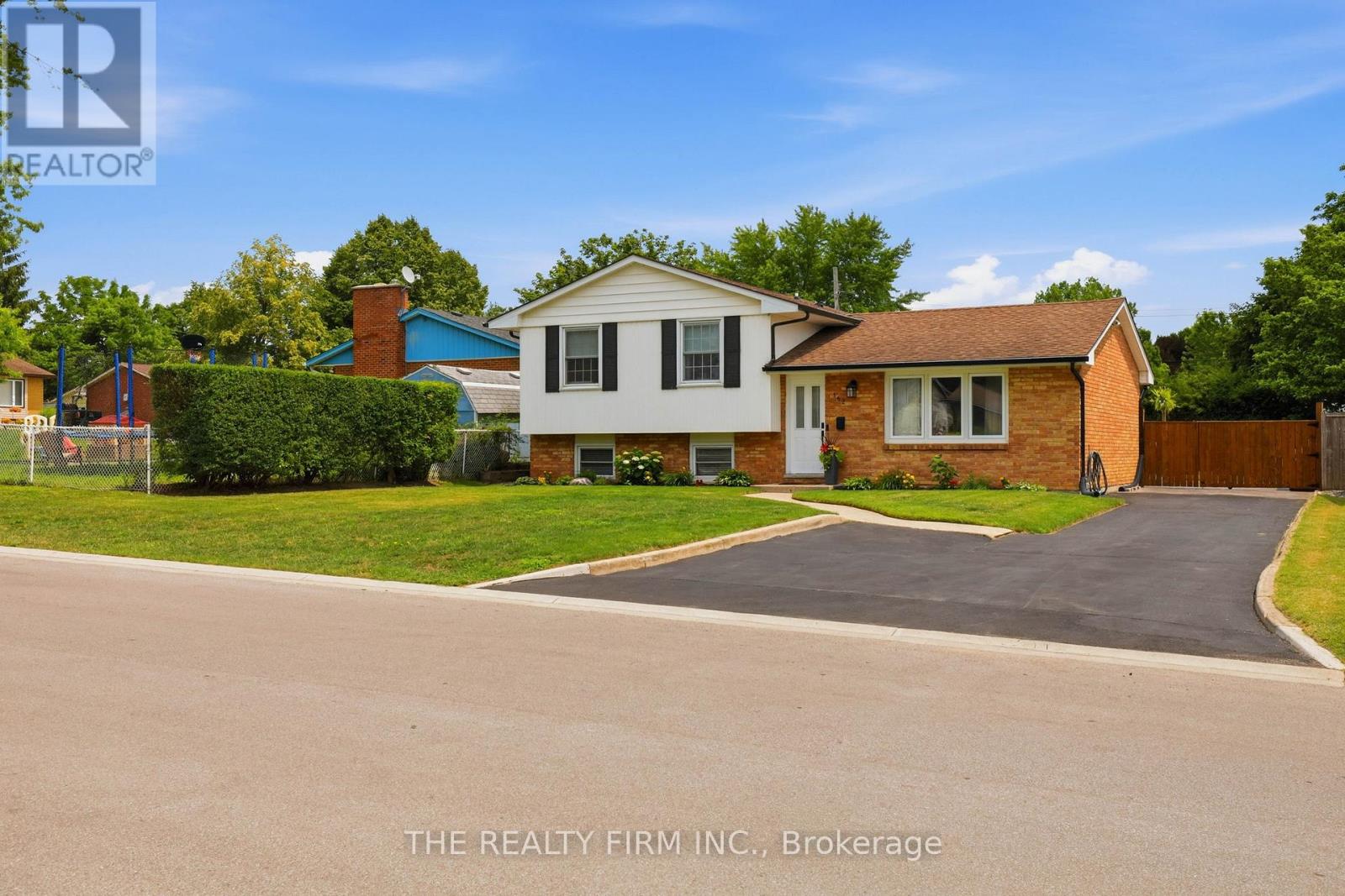 162 OAKWOOD DRIVE - 2