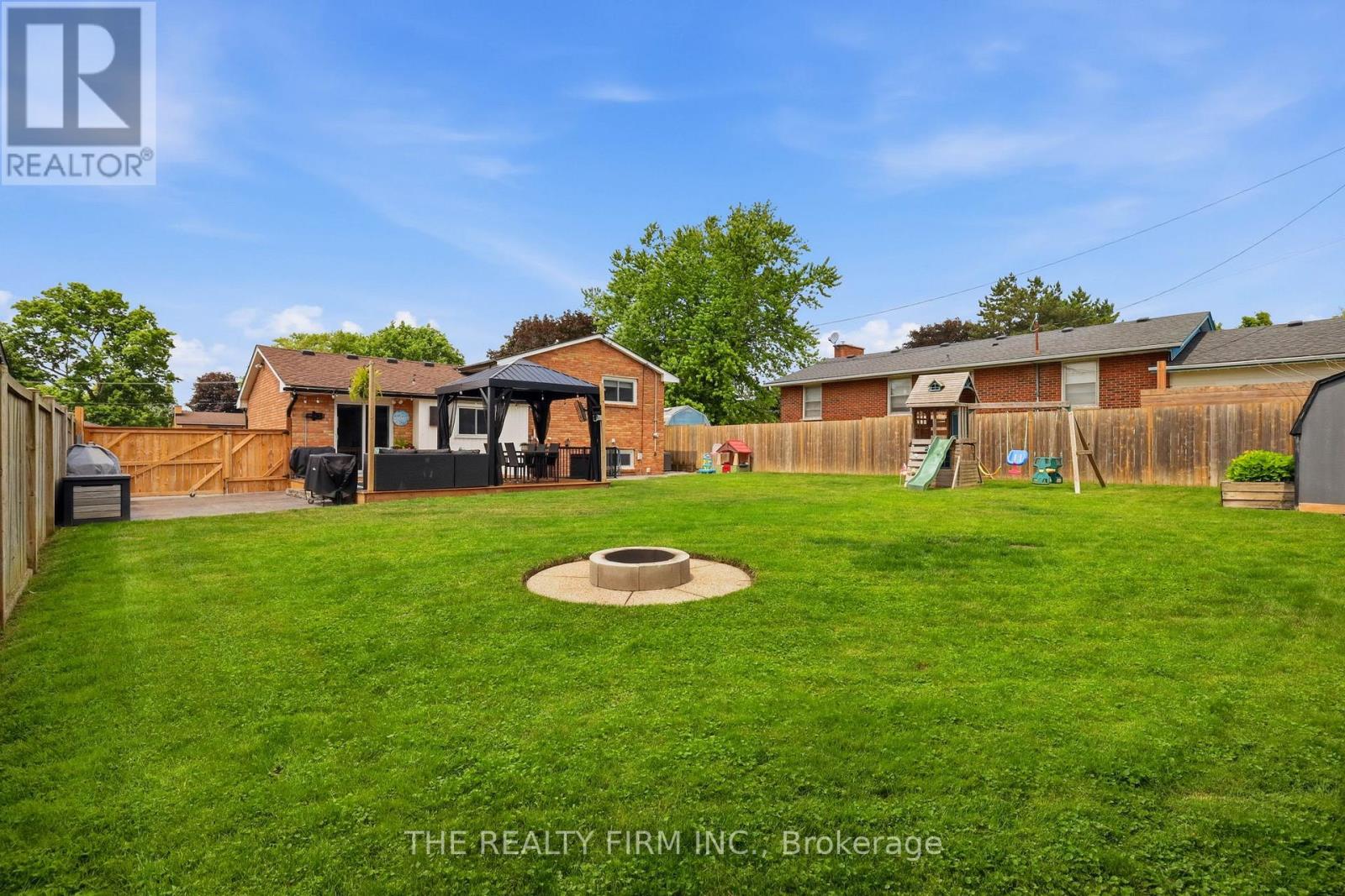 162 OAKWOOD DRIVE - 24