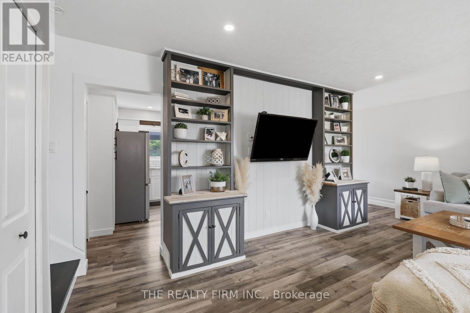 162 OAKWOOD DRIVE - 4