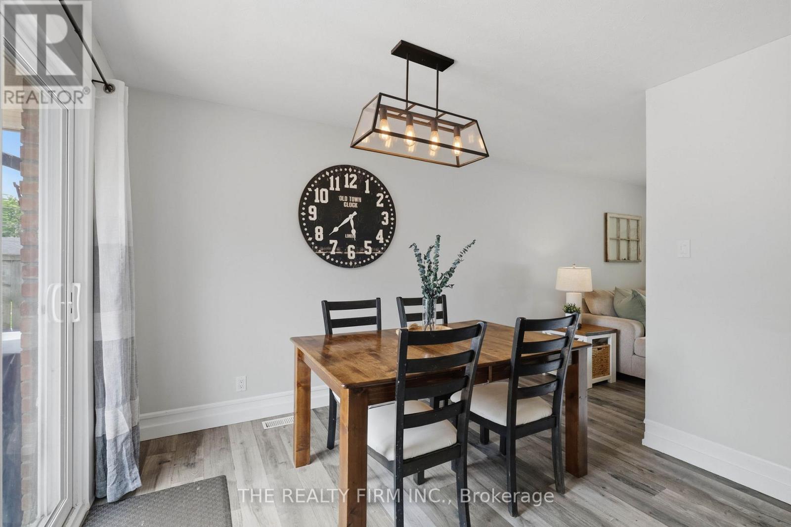 162 OAKWOOD DRIVE - 8