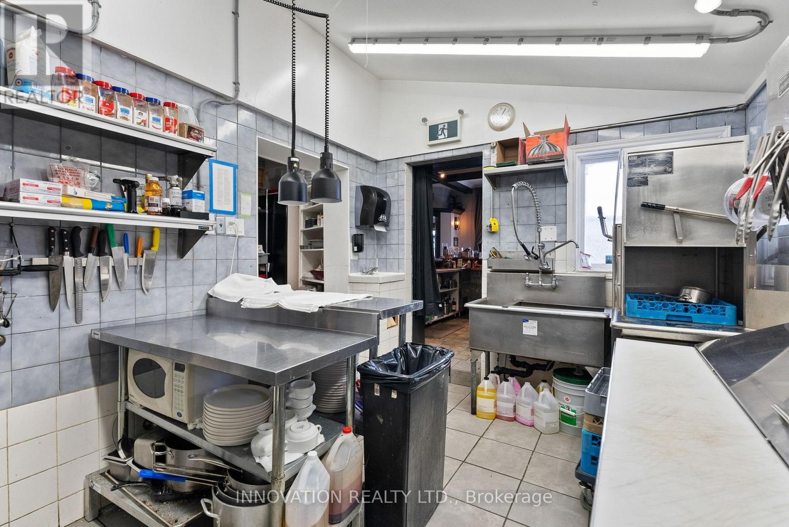 Studio for Rent in Ottawa – 3740 CARP ROAD, Ottawa – By Peter Sagos - Image 17