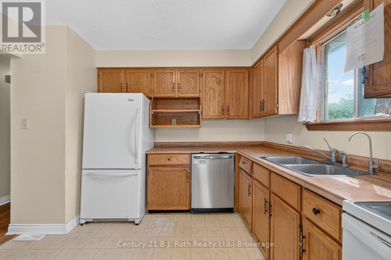 232 SHANNON STREET - 8