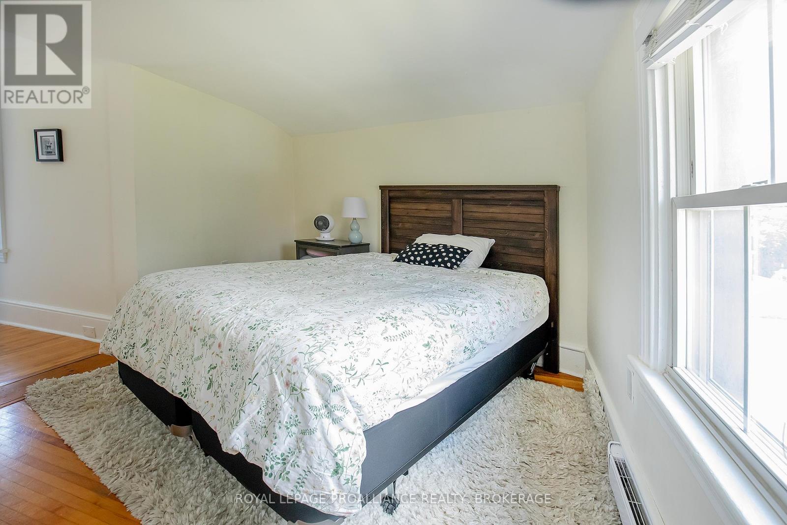 300 SYDENHAM STREET - 20