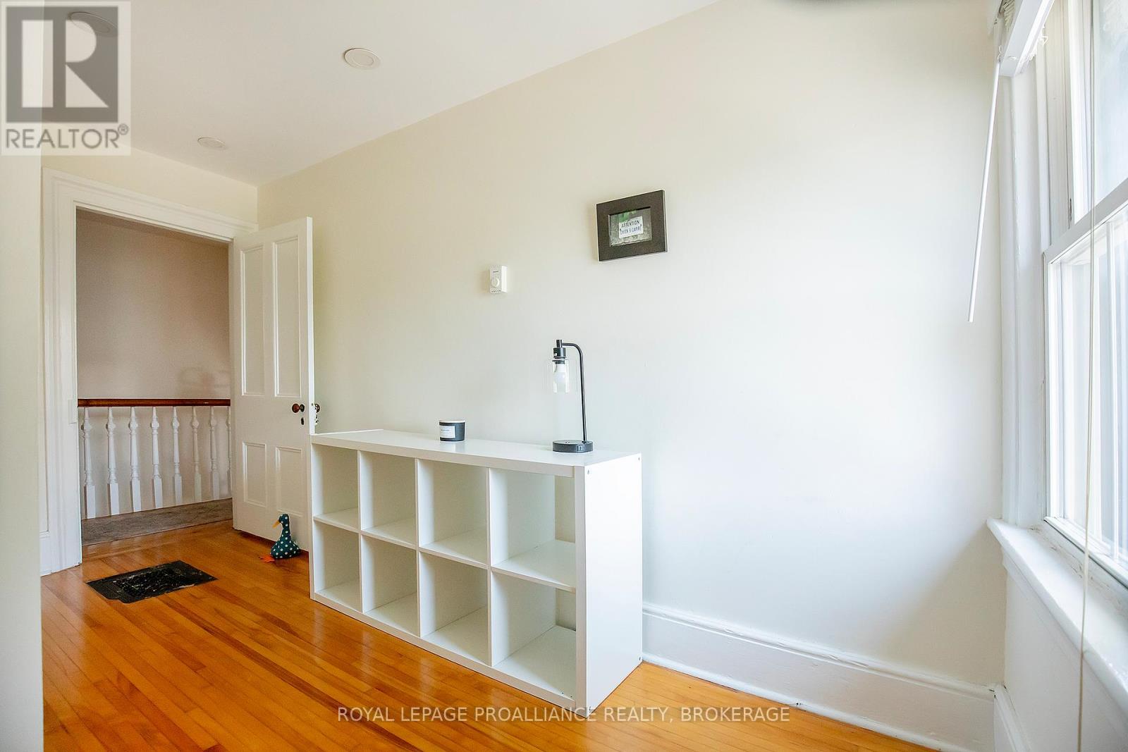 300 SYDENHAM STREET - 21