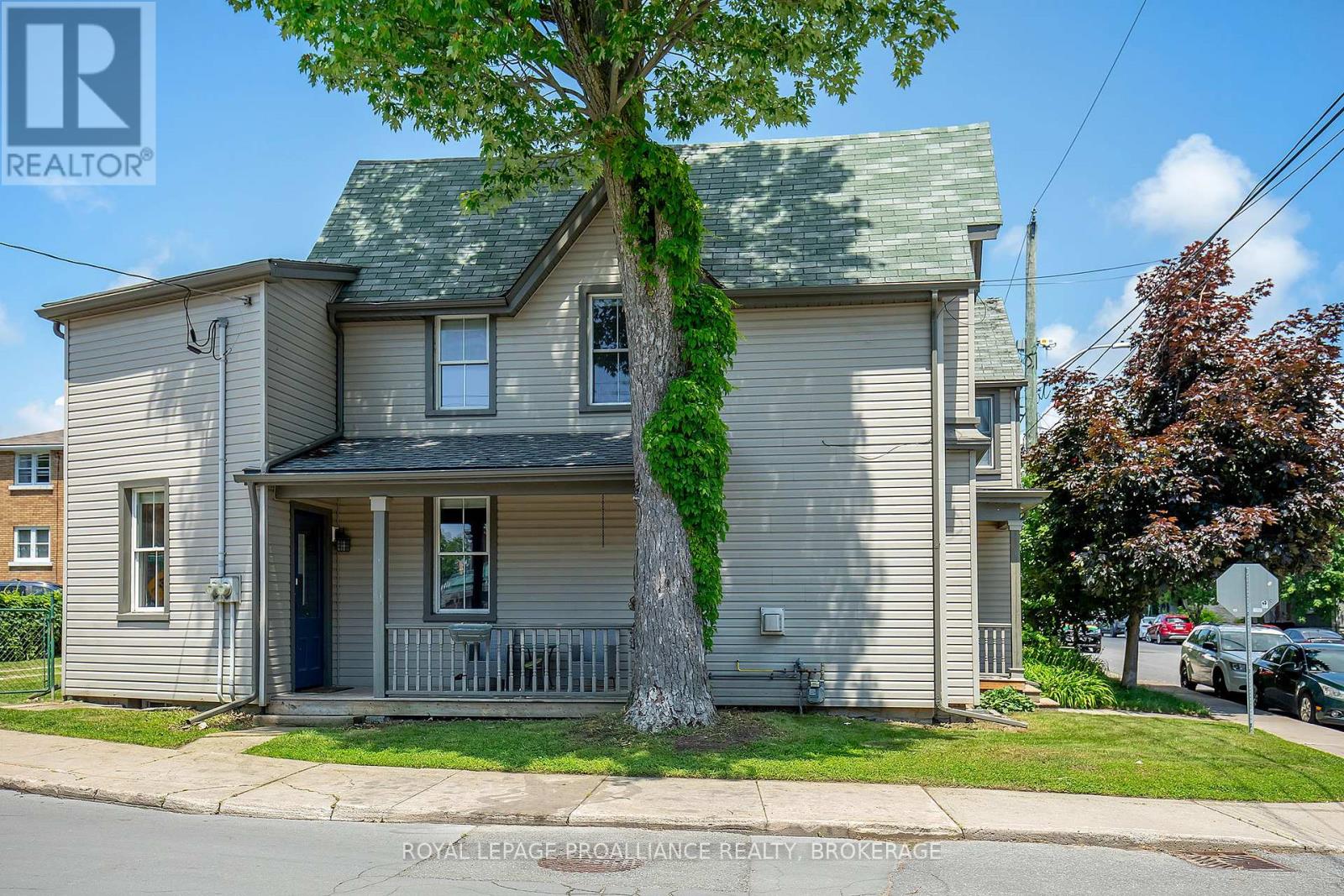 300 SYDENHAM STREET - 2