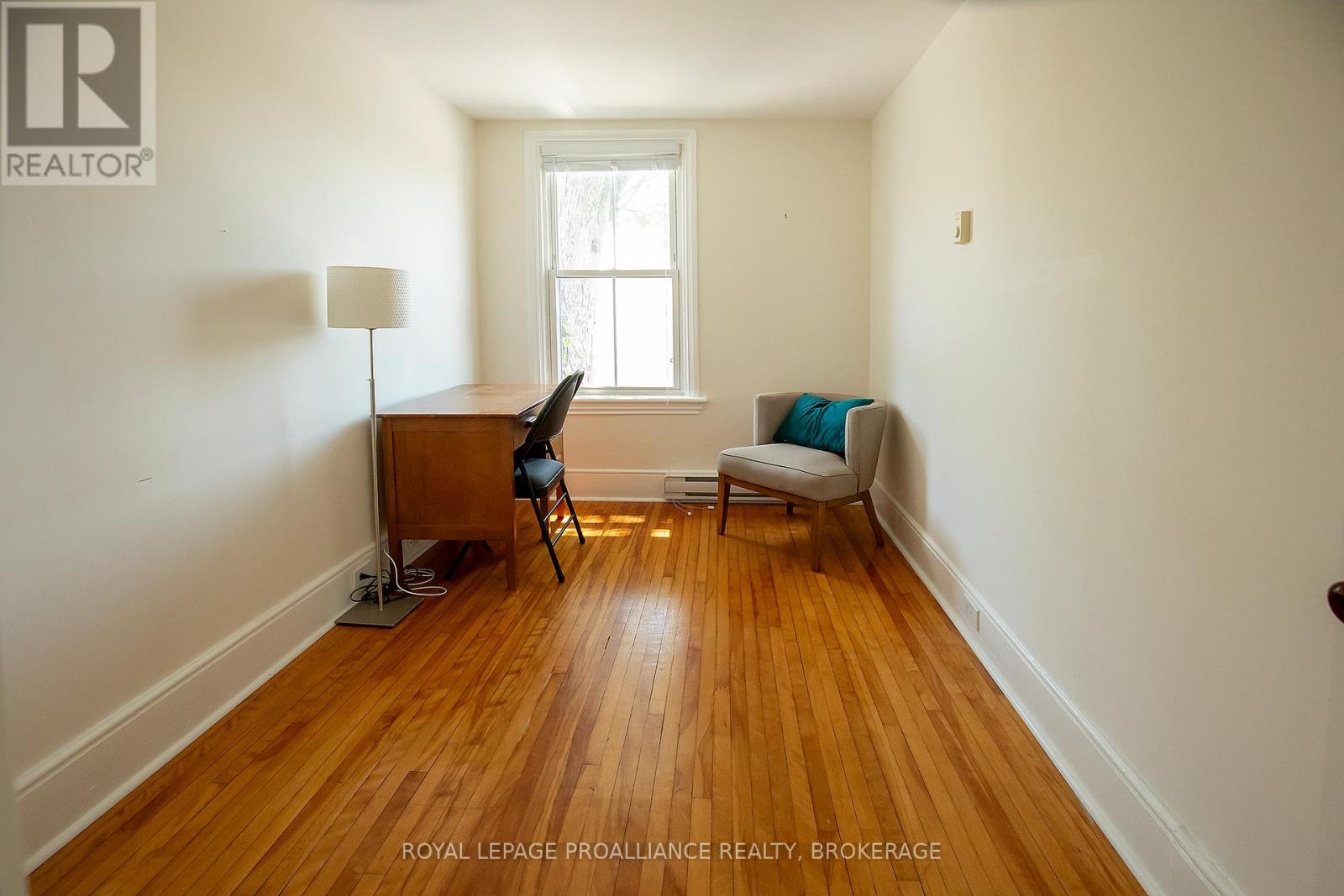 300 SYDENHAM STREET - 25