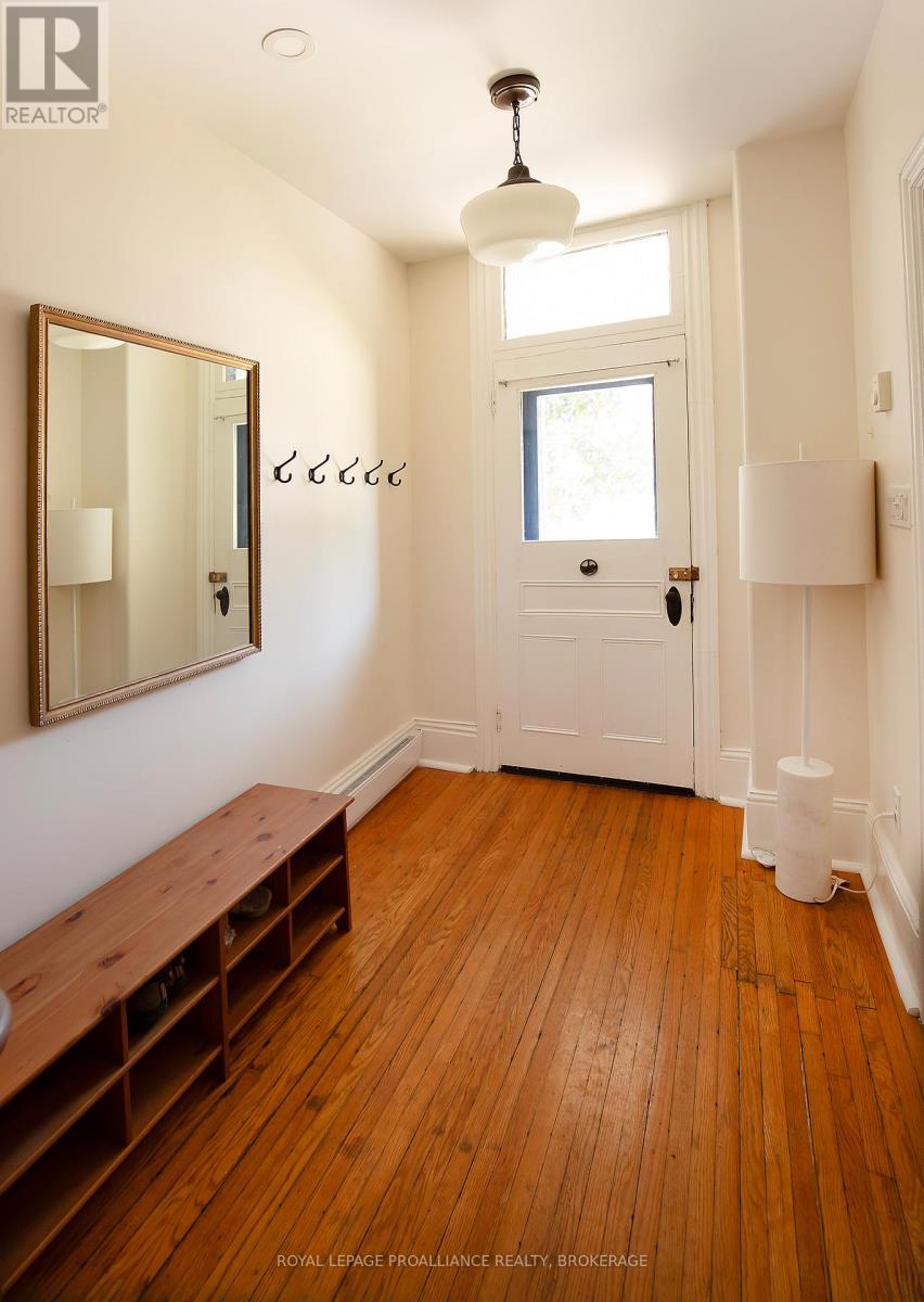 300 SYDENHAM STREET - 3