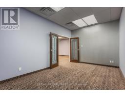 412 - 15 Wertheim Court, Richmond Hill, ON L4B3H7 Photo 6