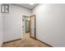 412 - 15 Wertheim Court, Richmond Hill, ON L4B3H7 Photo 7