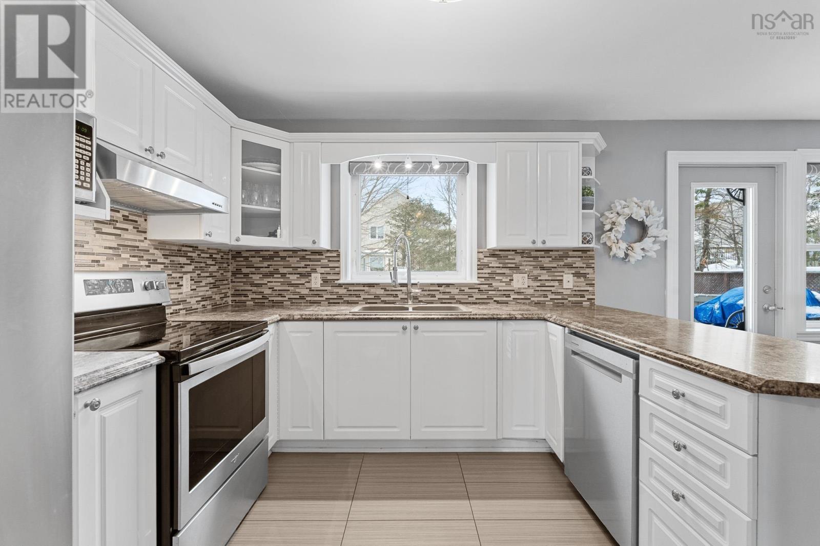 25 Aster Court - 13