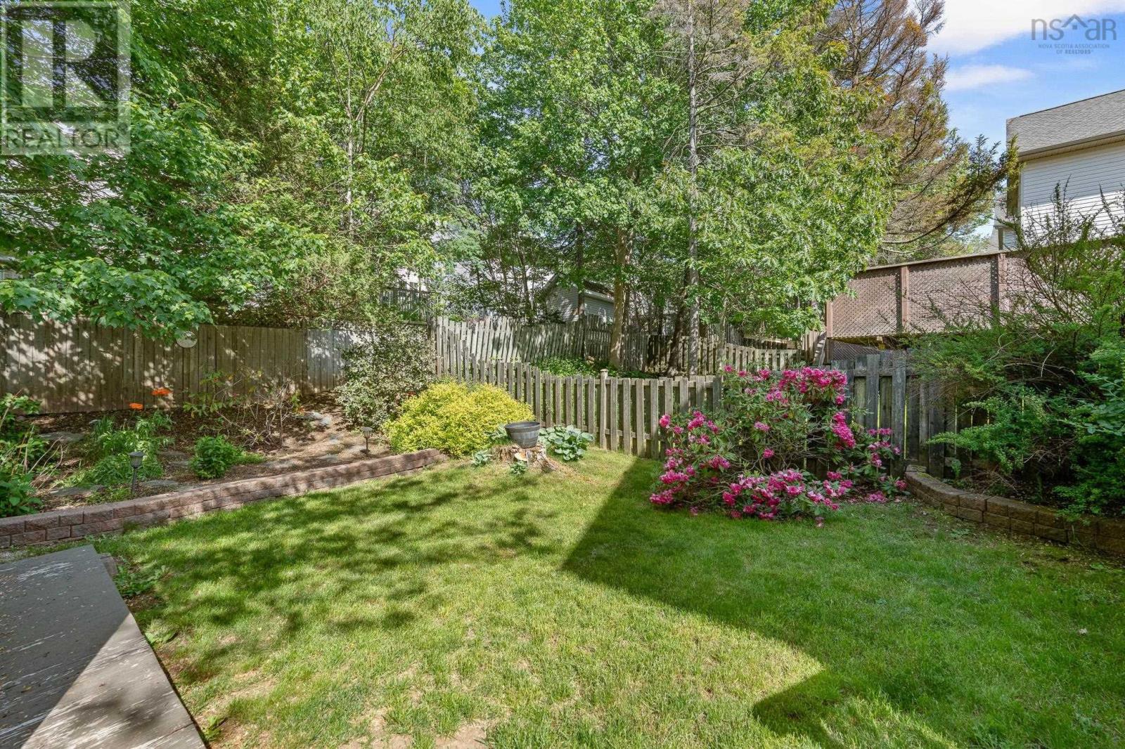 25 Aster Court - 36
