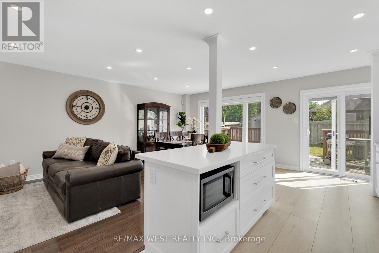 312 ELLWOOD DRIVE W - 13