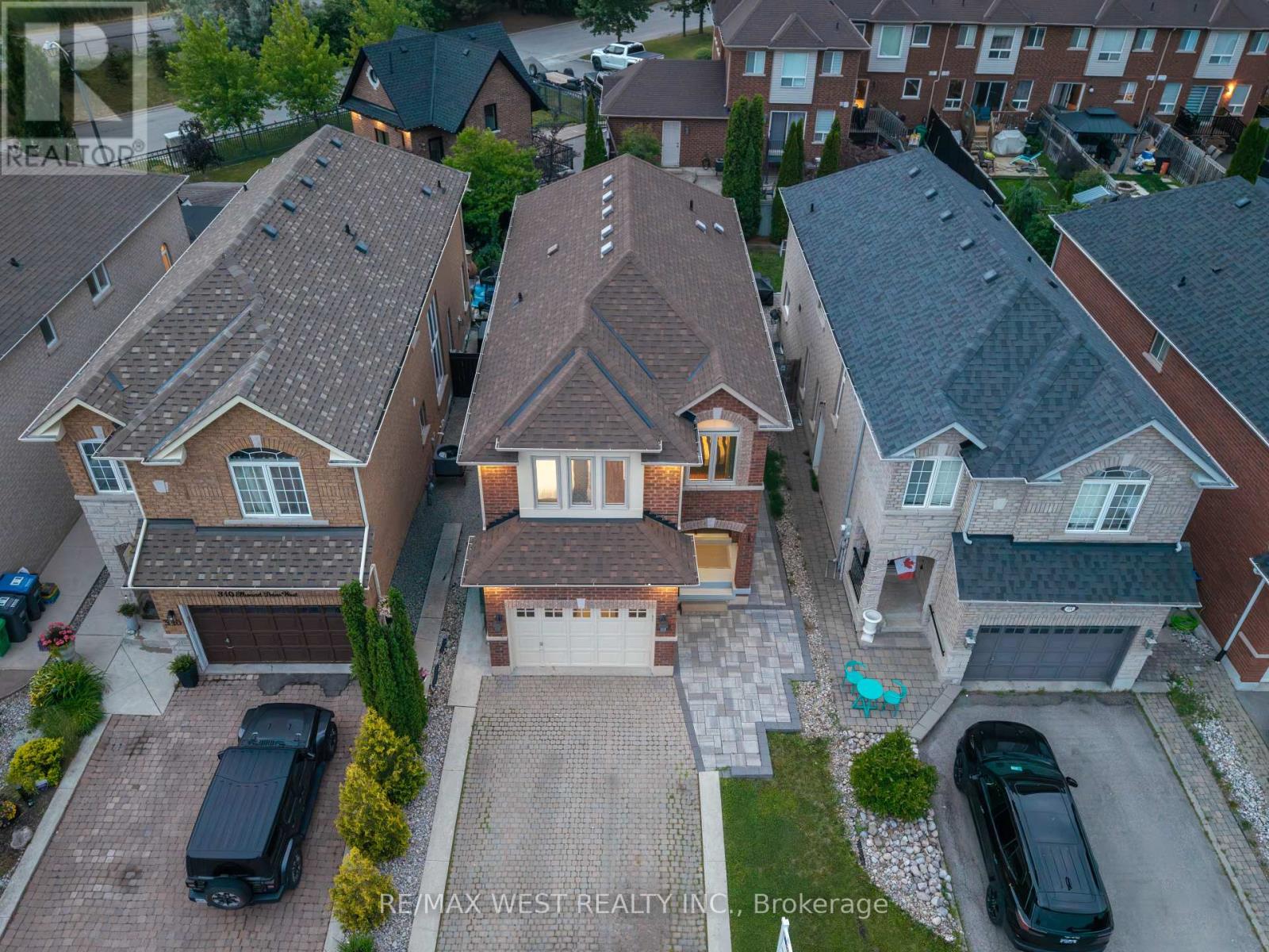 312 ELLWOOD DRIVE W - 3
