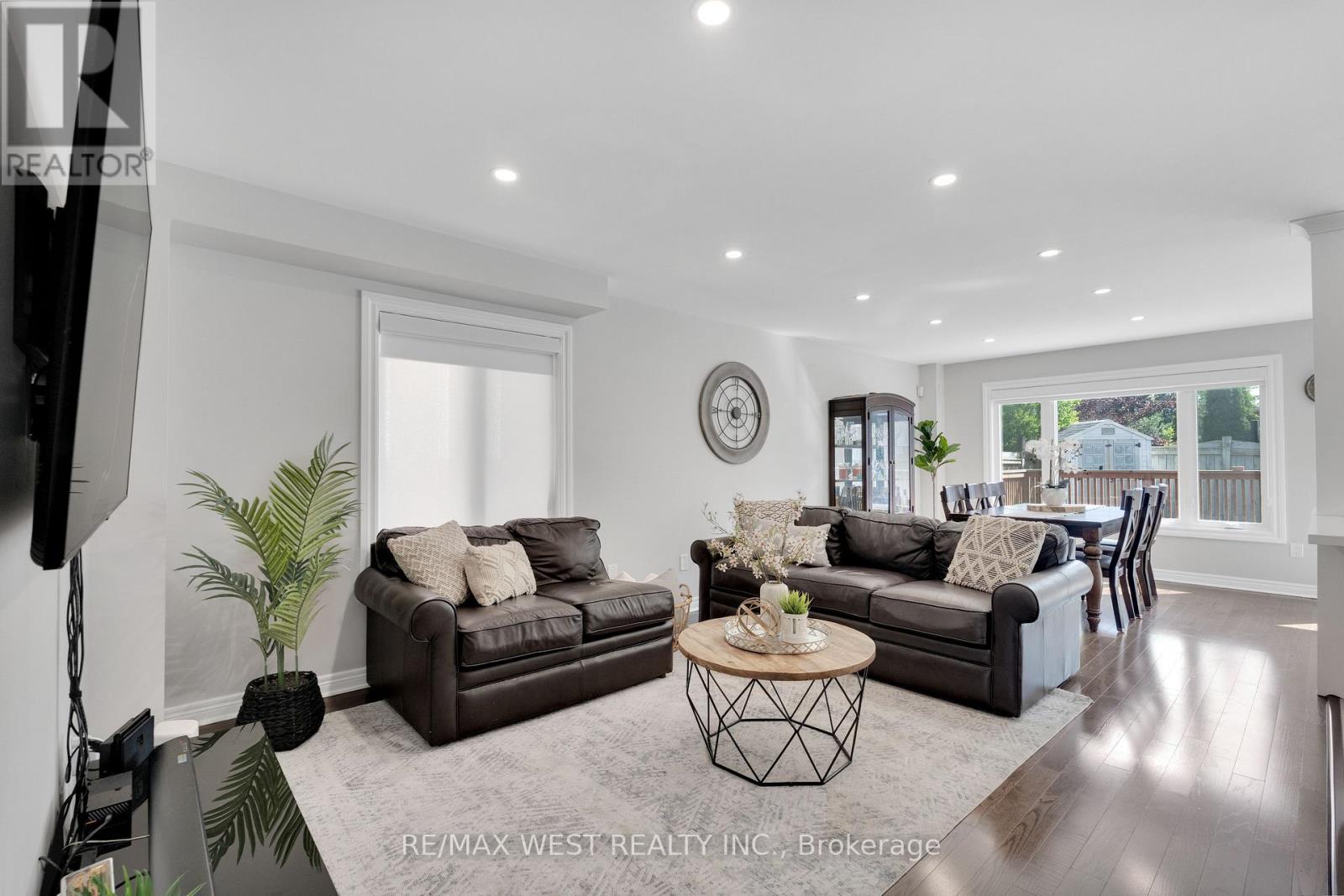312 ELLWOOD DRIVE W - 8