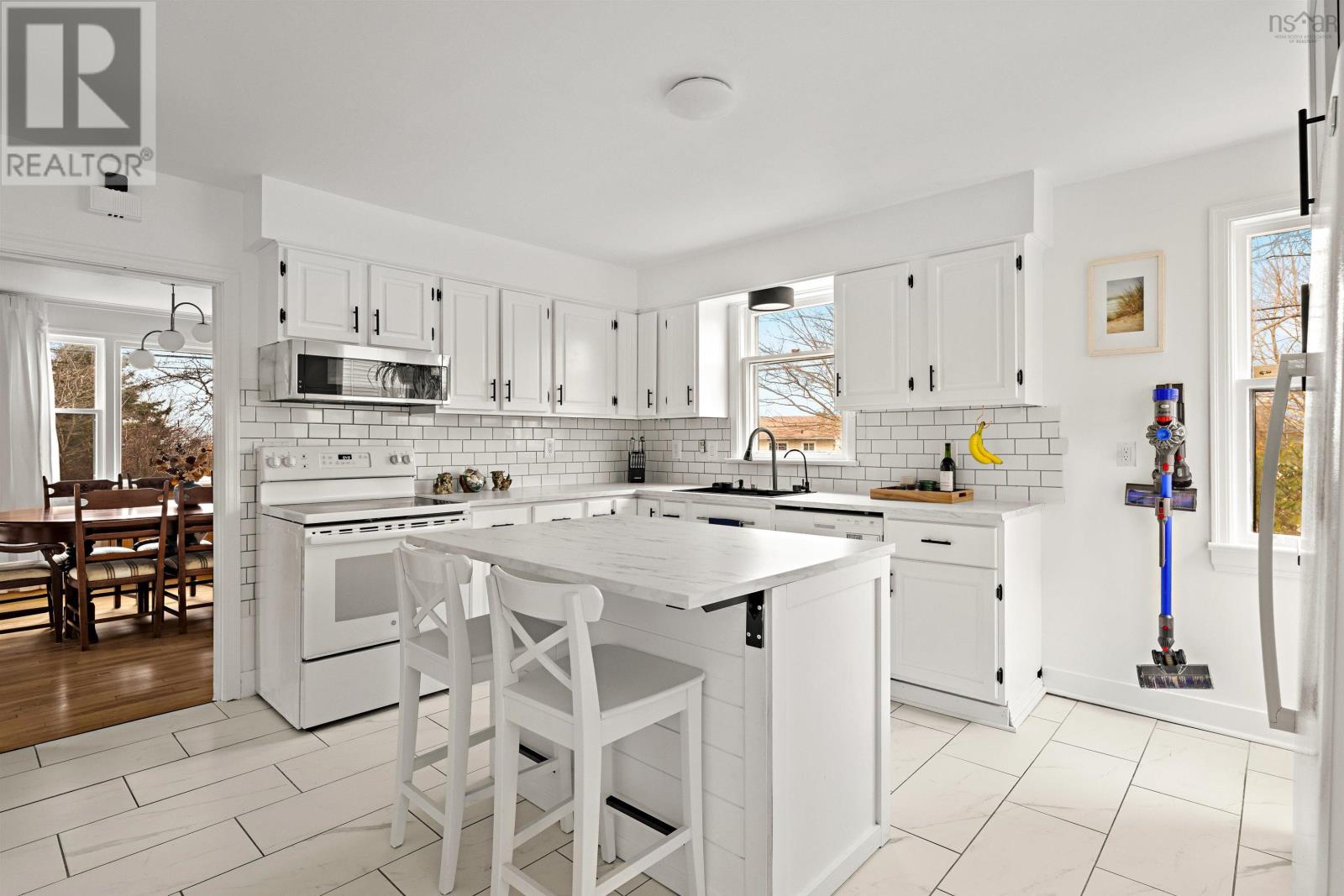 3 Scotsburn Avenue - 10
