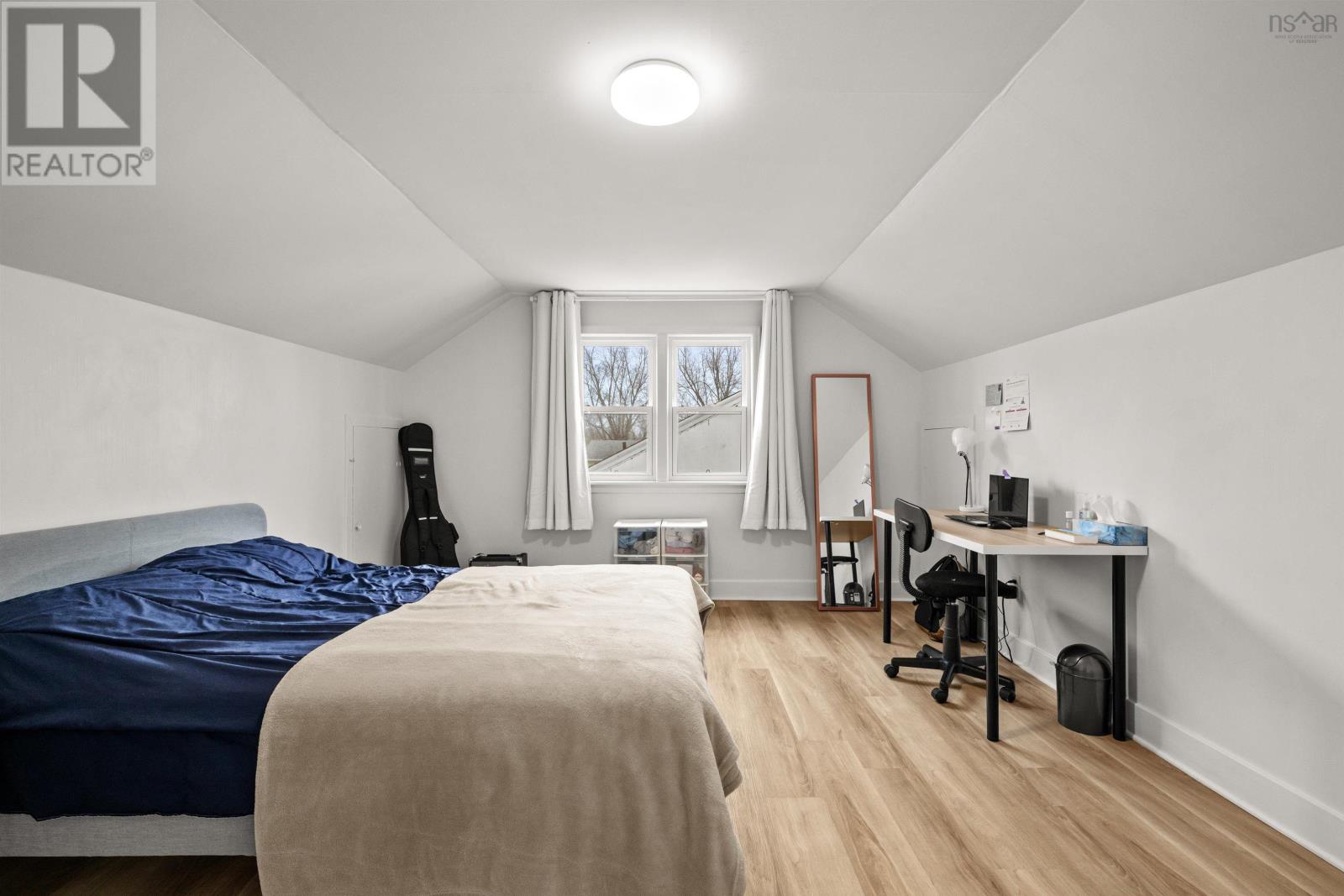 3 Scotsburn Avenue - 24