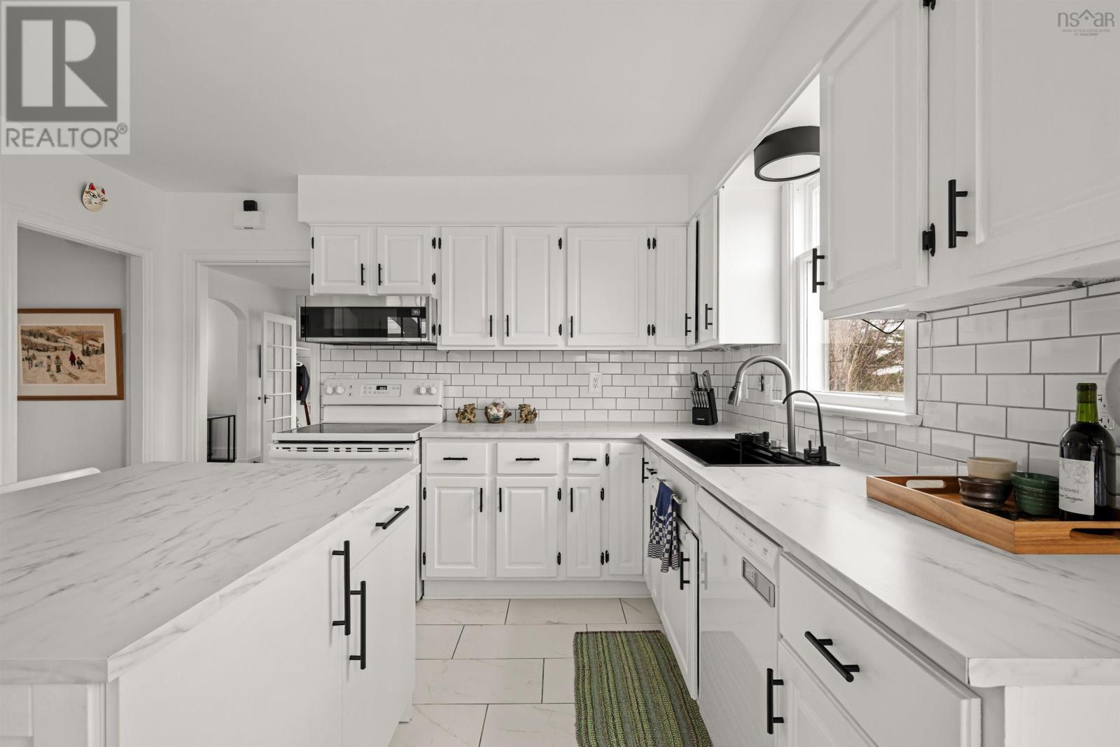 3 Scotsburn Avenue - 11