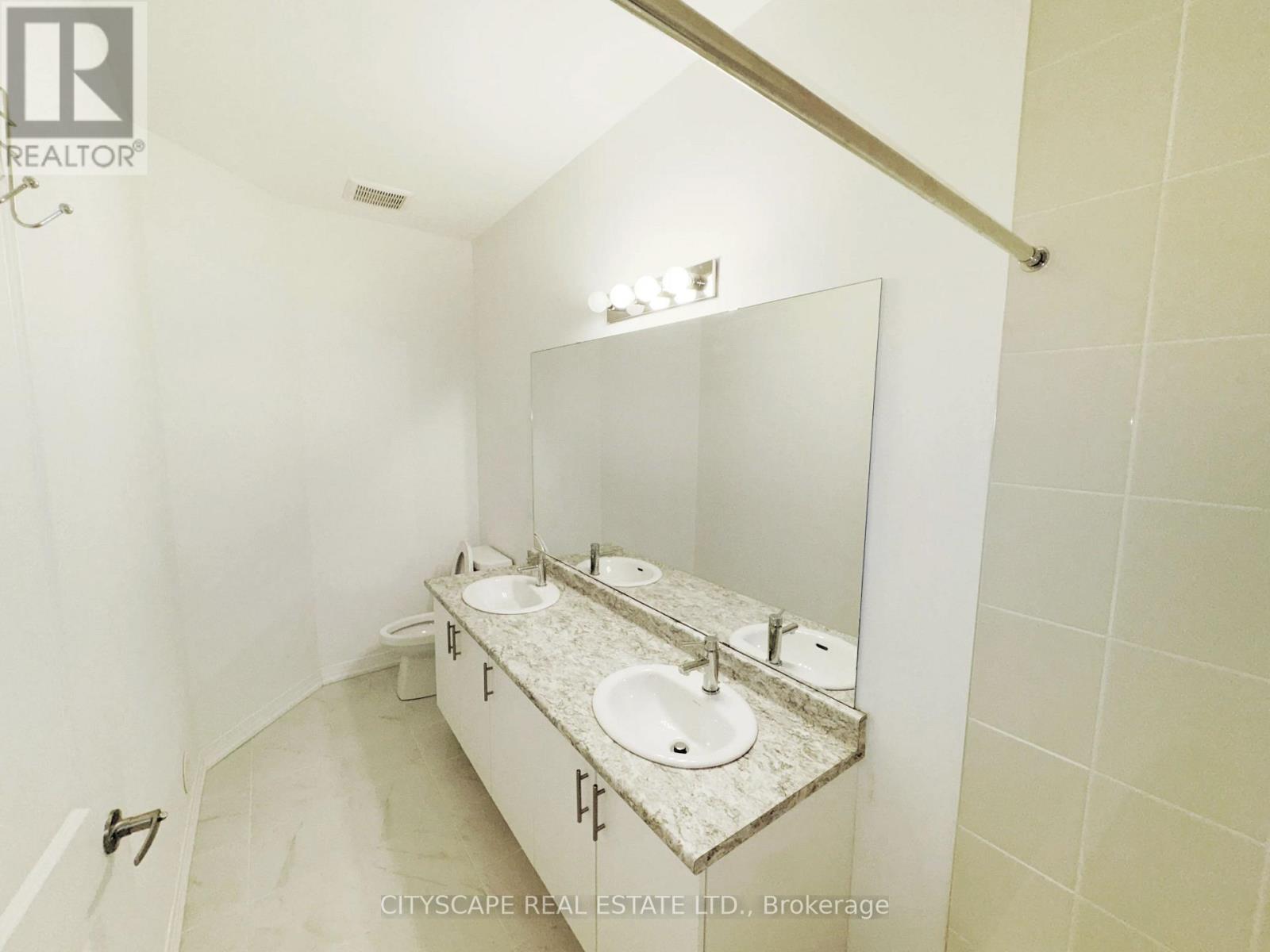 34 SIDNEY ROSE COMMON - 22