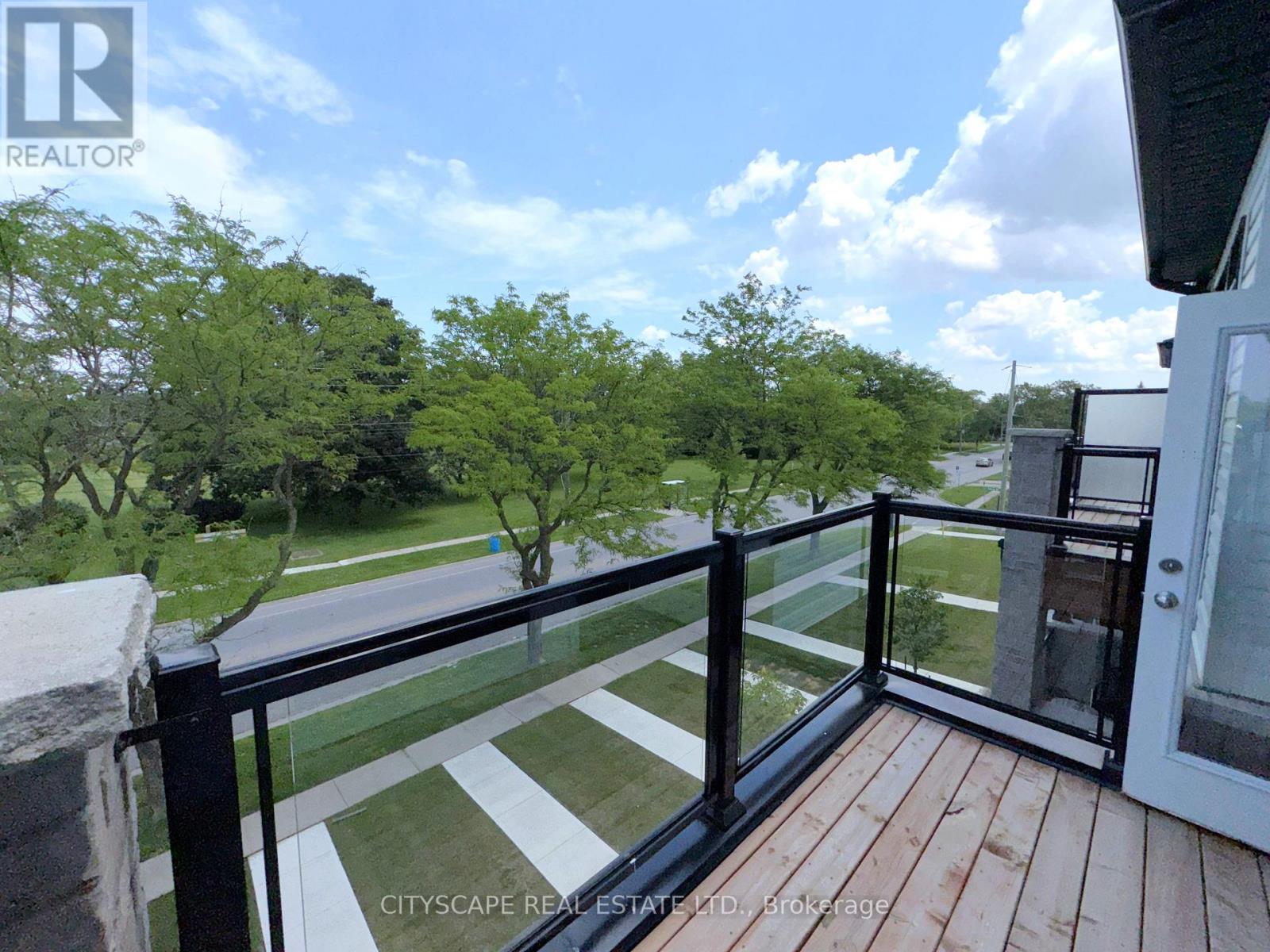 34 SIDNEY ROSE COMMON - 29