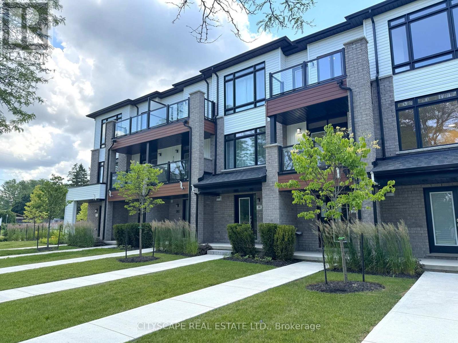 34 SIDNEY ROSE COMMON - 3