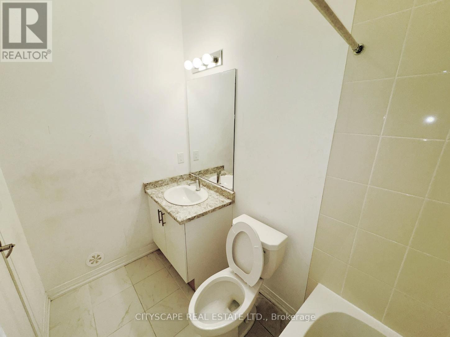 34 SIDNEY ROSE COMMON - 32