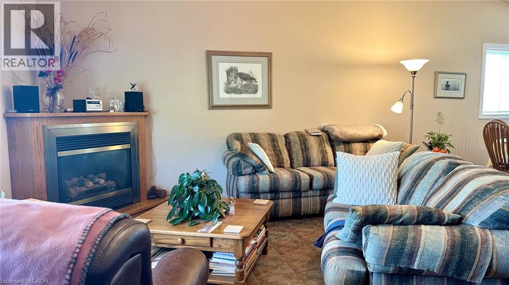 5-bedroom home for sale at 418 LAKESHORE Road, Selkirk ON · photo 12 of 41