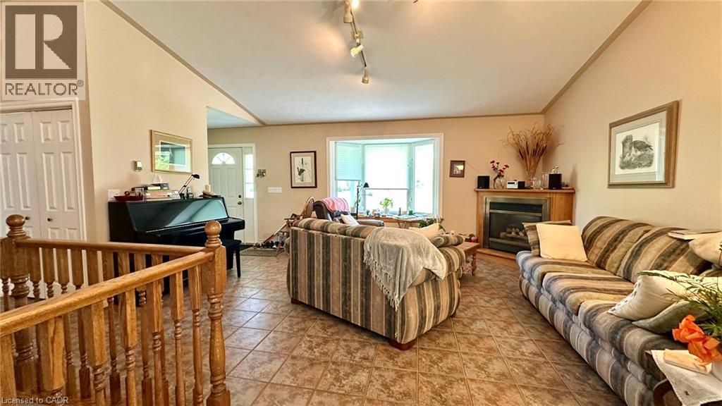5-bedroom home for sale at 418 LAKESHORE Road, Selkirk ON · photo 14 of 41