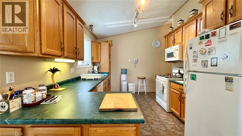 5-bedroom home for sale at 418 LAKESHORE Road, Selkirk ON · photo 17 of 41