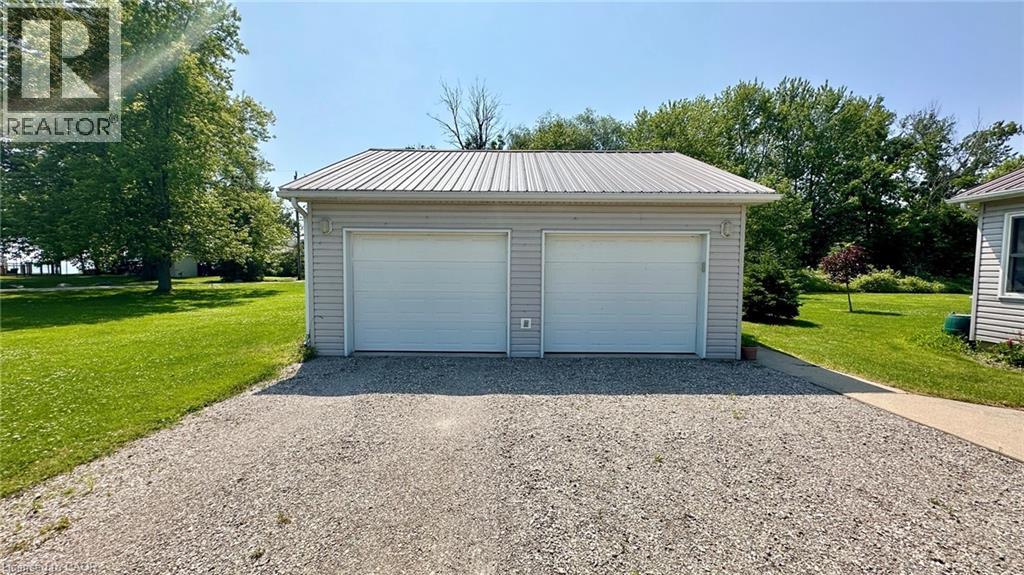 5-bedroom home for sale at 418 LAKESHORE Road, Selkirk ON · photo 9 of 41