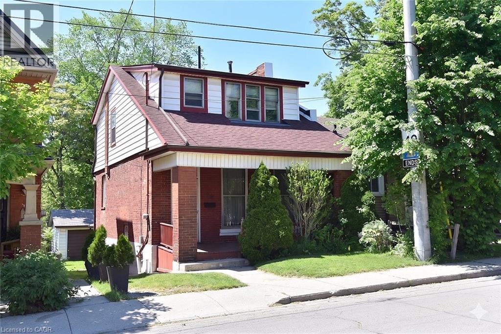 70 RAY Street S - 3