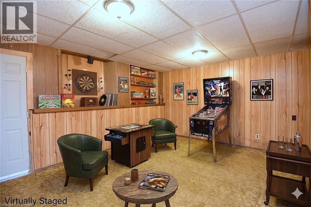70 RAY Street S - 34