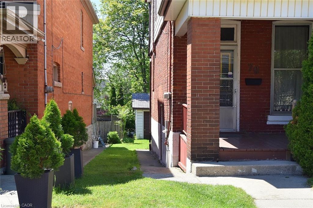 70 RAY Street S - 40