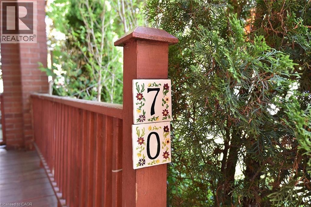 70 RAY Street S - 6