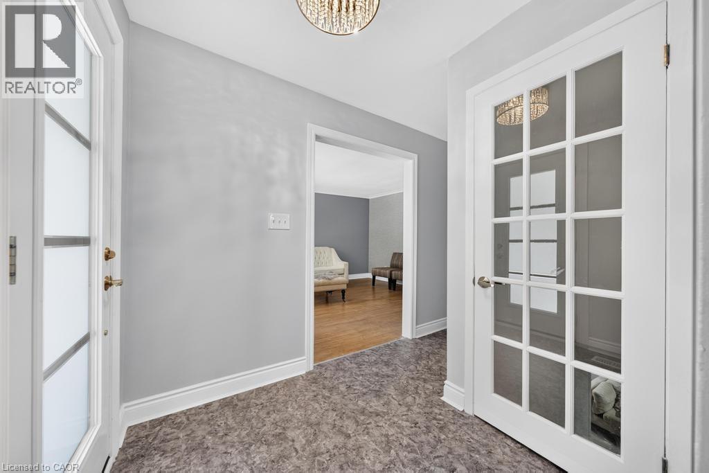 662 MONTEGO Crescent - Image 10